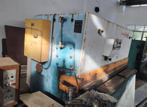 扬州地区工厂处理剪板机1台、折弯机1台、薄板剪板机1台