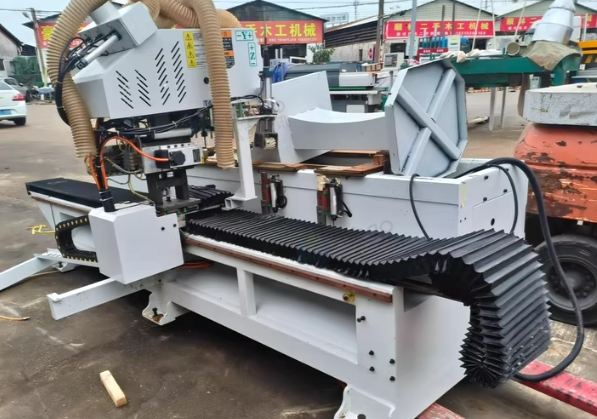 自贡地区处理丽盈数控门锁机、木工门锁孔机