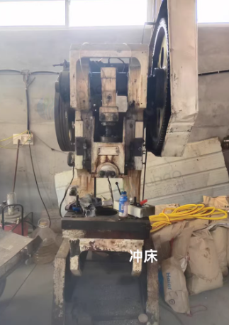 青岛地区处理2台冲床