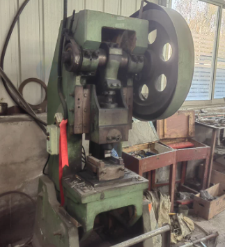 济宁地区工厂处理30吨冲床