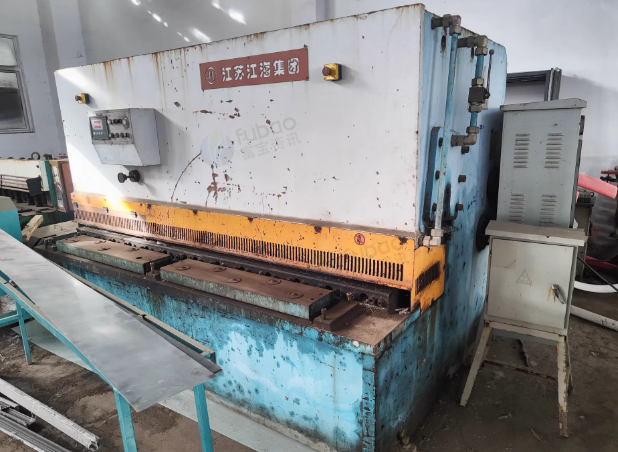 扬州地区工厂处理剪板机1台、折弯机1台、薄板剪板机1台