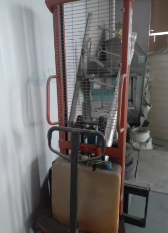 济南地区处理2台100kg电加热蒸汽锅炉 电动叉车