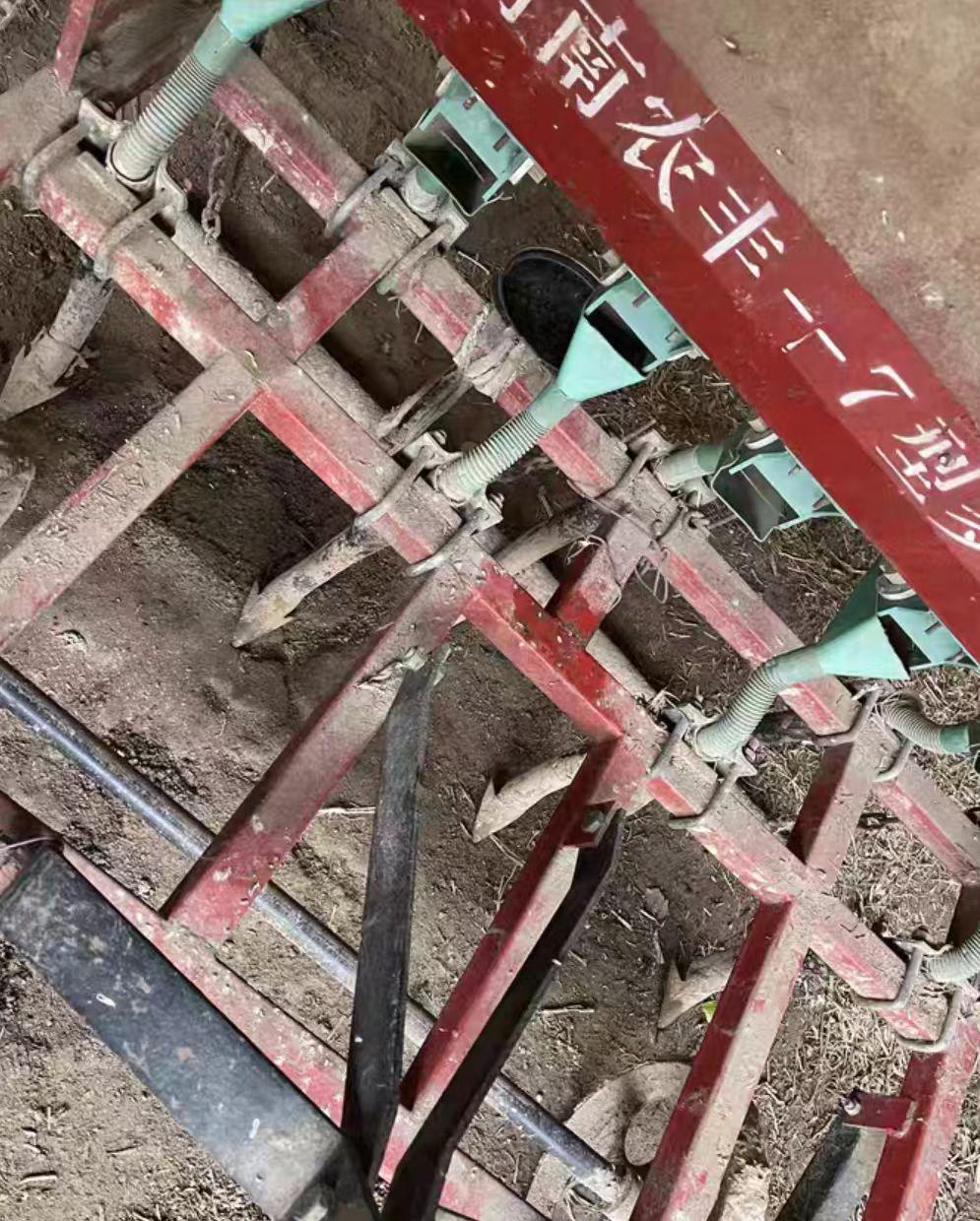 周口地区处理多功能7行小麦播种机