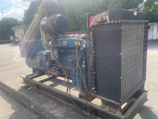 南通地区工厂处理斯太尔308KW发电机组