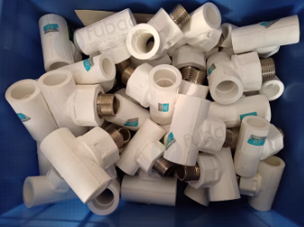 烟台地区处理1批管材及各种管件