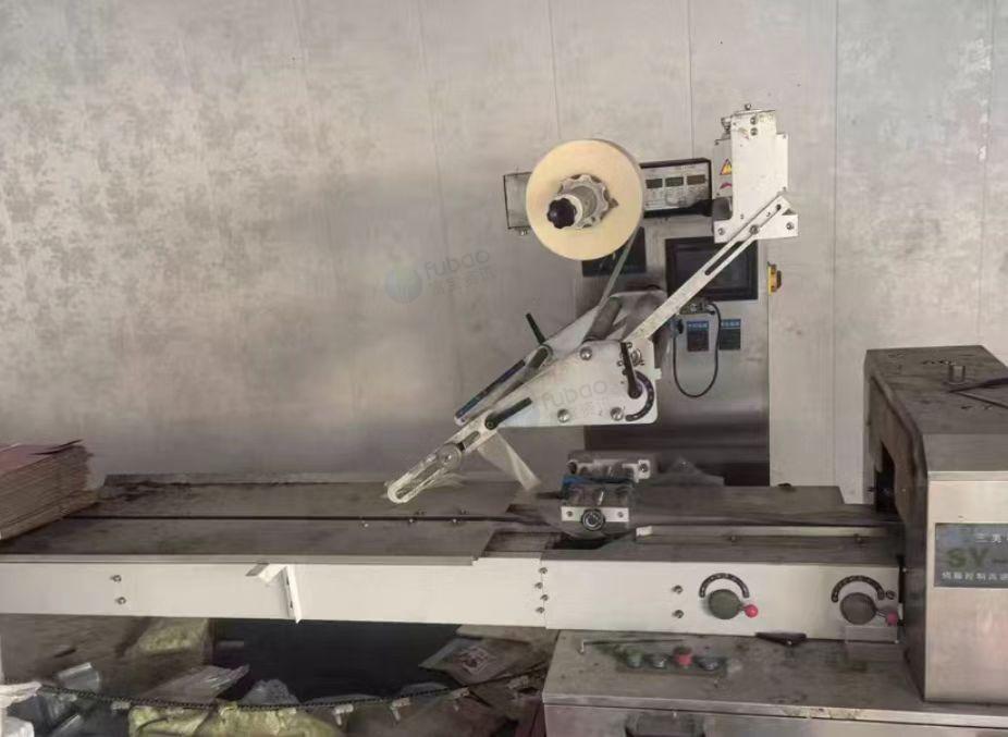 商丘地区转行处理麻花成型机、两口炸锅、枕式包装机等全自动麻花生产线