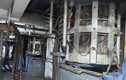 上饶地区处理数套3吨钢壳中频炉