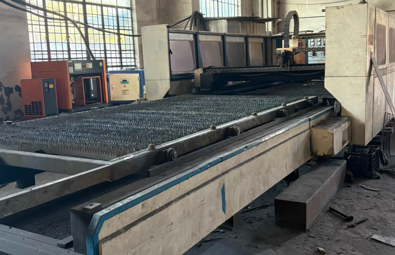 无锡地区工厂处理160T折弯机1台、3788型号吊钩式抛九清理机1台、激光切割机1台