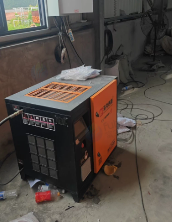 日照地区工厂处理3吨台励福叉车 7.5KW空气机组