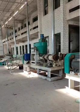 濮阳地区处理两条膨化羽毛粉生产线