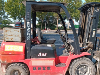 潍坊地区处理3.8吨杭叉叉车