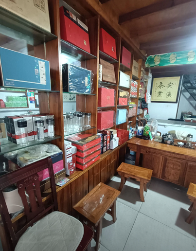 随州地区茶舍处理冰柜、空调、茶桌等