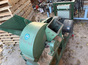 潍坊地区工厂处理颗粒机 破碎机 小型多片锯 定尺锯 推台锯