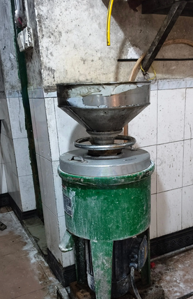 桂林地区米粉店处理榨米粉机器