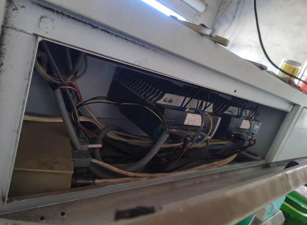 泰州地区工厂处理40线轨机床2台