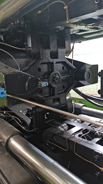 佛山地区处理工厂两台伊之密注塑机