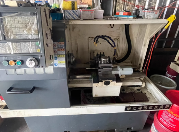 泰州地区工厂处理瑞远CK6130数控车床2台、SK320数控车床1台