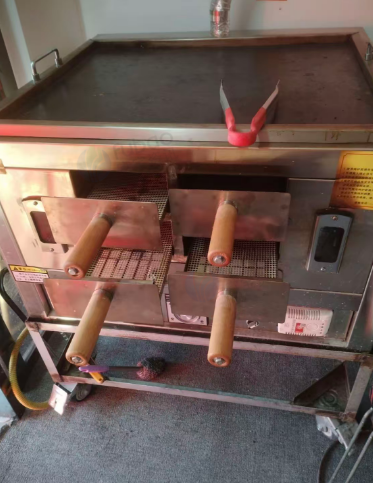 孝感地区处理自动双控温烧饼烤炉、保温展示柜、压饼机等