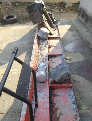 北京地区处理4.5米摊铺机、切割机