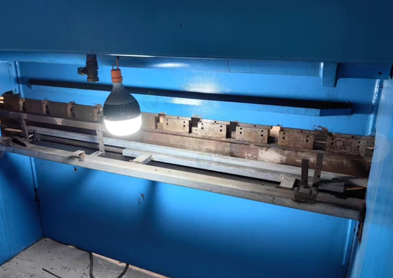 东莞地区个人处理40T重型折弯机