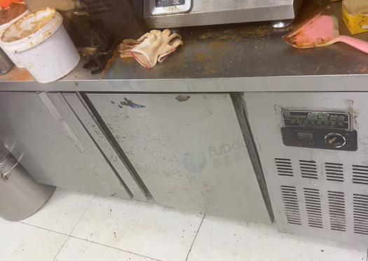 北京地区处理4个冰箱3个操作台一个饮料柜