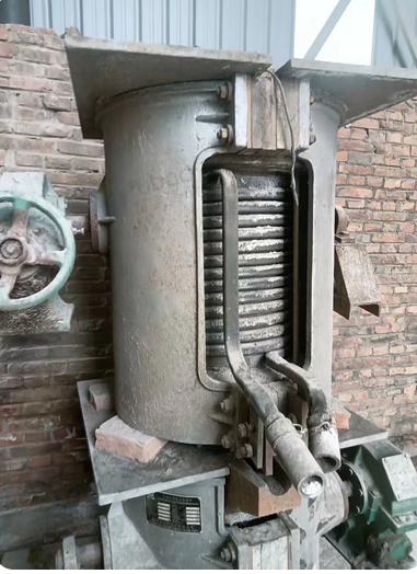 保定地区处理两台中蘋无芯感应熔炼炉