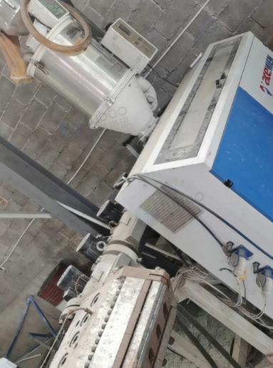 苏州地区工厂处理50挤出机1台、80双螺杆挤出机1台