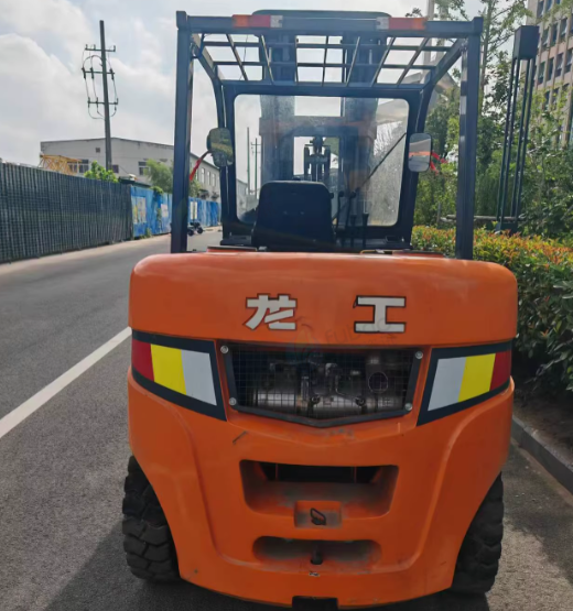 淮安地区工厂处理龙工5T叉车