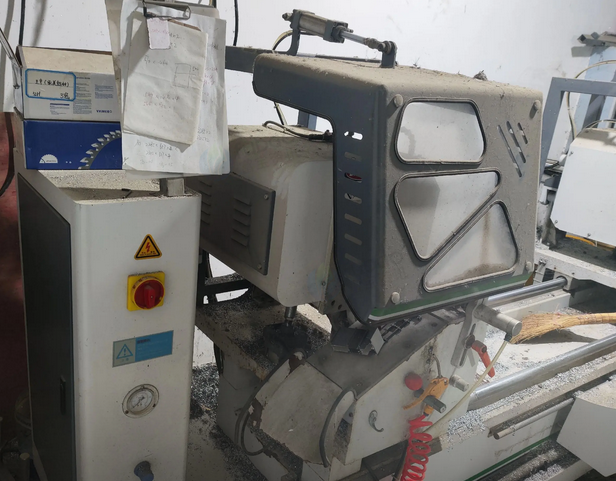 襄阳地区个人处理铝合金门窗加工设备成套