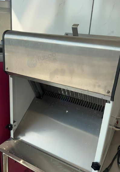 南京地区处理蛋糕店全套设备、空调5个