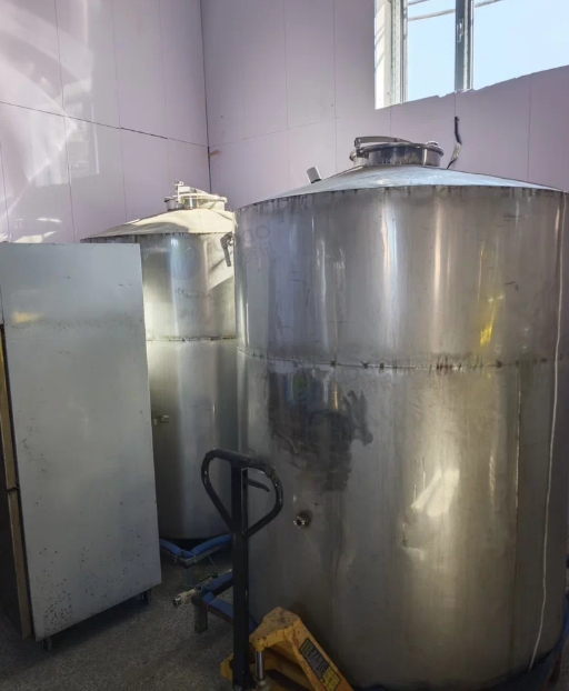 双鸭山地区工厂处理不锈钢储罐两只