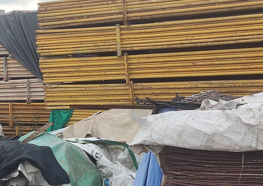 上海地区搬迁处理1批脚手架、钢管、钢片、钢巴、钢管等施工材料