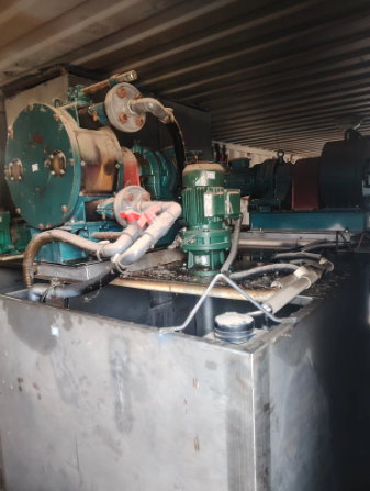 德州地区公司处理403叠螺机 自动泡药机 发电机组 污泥泵等12米集装箱污水处理站