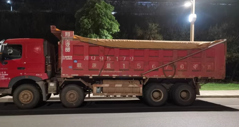 宜宾地区处理豪沃T7H自卸车