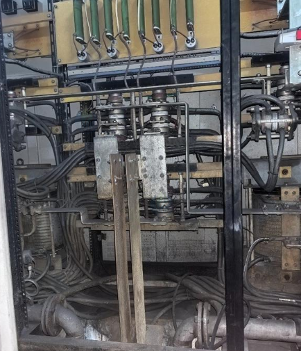 上饶地区处理数套3吨钢壳中频炉