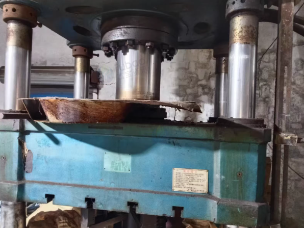 泰州地区工厂处理南通产200T压机