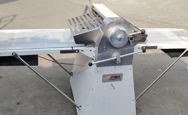 平顶山地区处理展示冰柜、起酥机、烤鸭炉