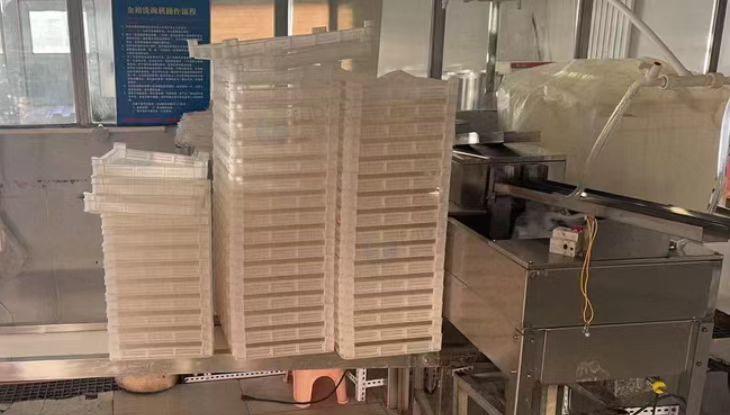 鄂尔多斯地区闲置处理米糕注浆机、面筋切块机、面筋缠绕机、切花机