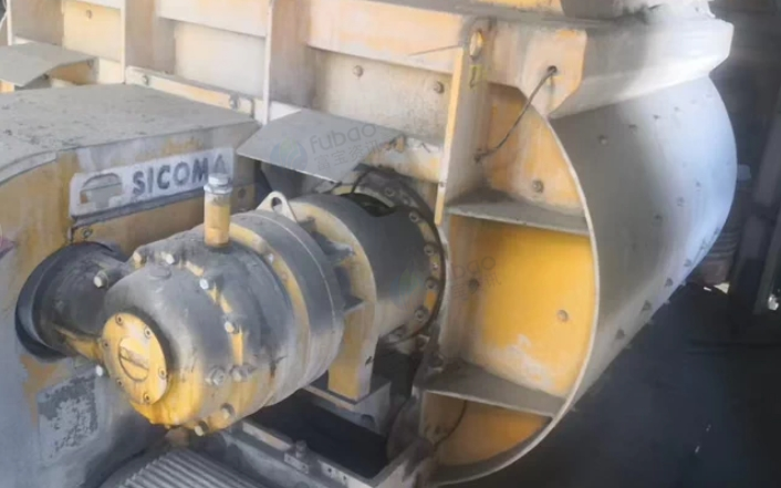 攀枝花地区处理19年的仕高玛1方的混凝土搅拌机2台