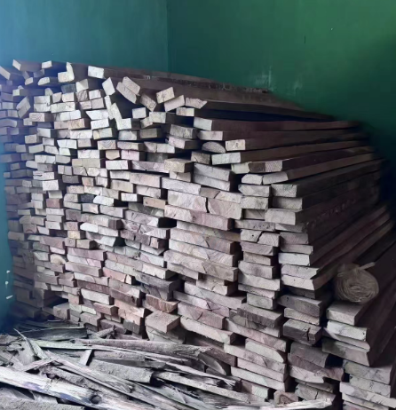 曲靖地区处理一批实木板材