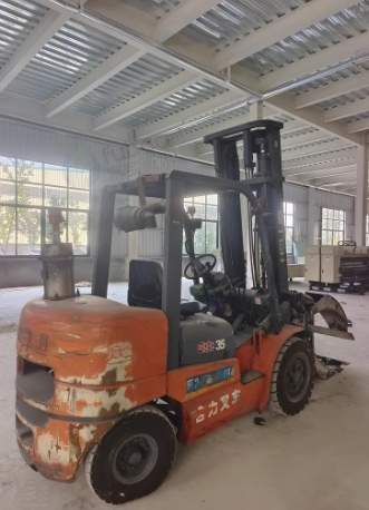 枣庄地区公司处理3吨合力叉车