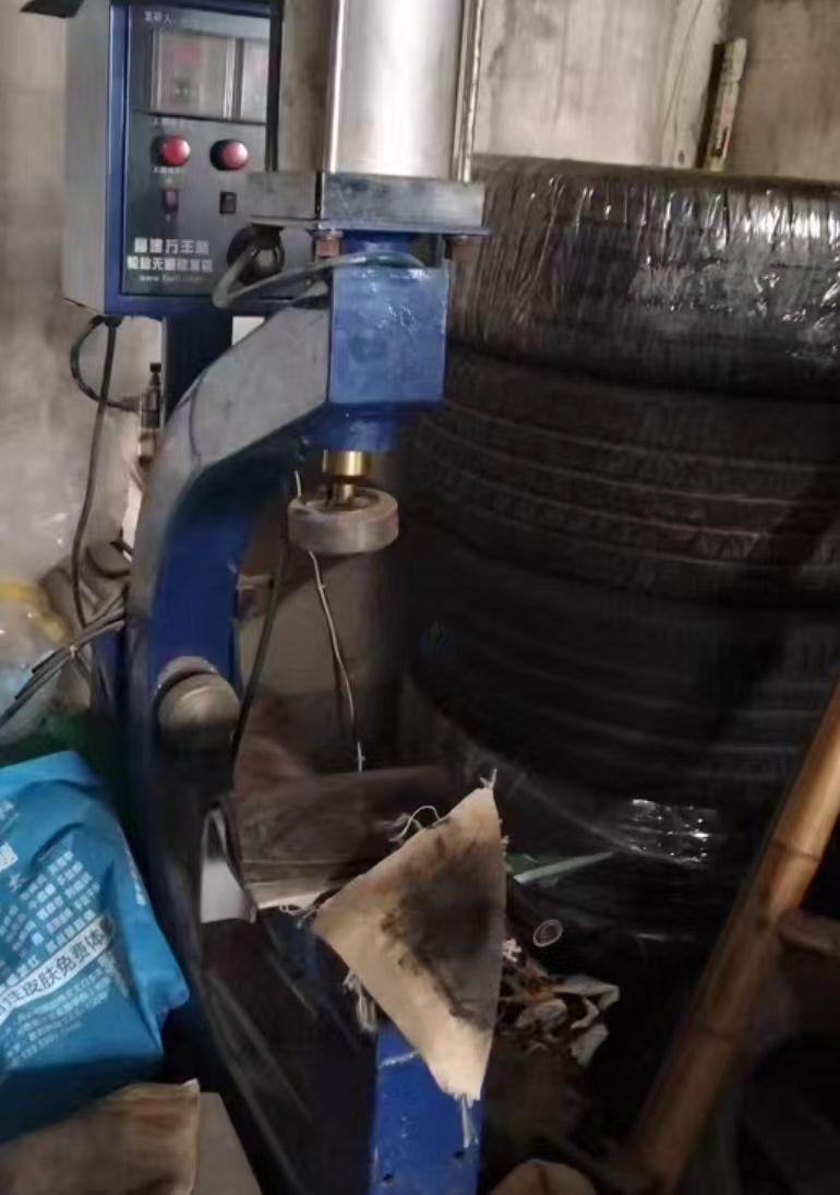 鹤壁地区处理轮胎无痕修复机、模具一套