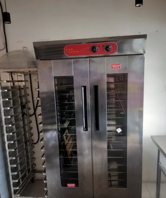 衡阳地区店铺处理斌辉和面机、康禾面包发酵箱、商用压饼机、淄博手抓饼机、直角15层面包架、双电机压缩机、操作台式冰箱、商用电烤箱等设备