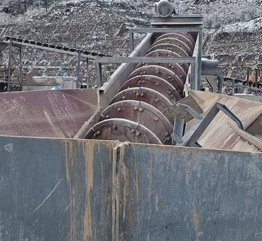 洛阳地区处理750鄂破、脱水筛3套、給料机、压滤机2台、振动筛、冲击破等沙场设备