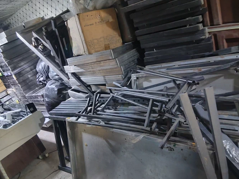 上海地区生鲜店处理猪肉展示柜、蔬菜水果架、空调等