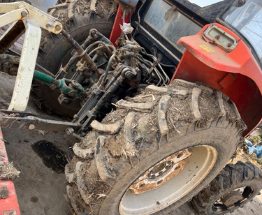 鹤壁地区处理两台拖拉机