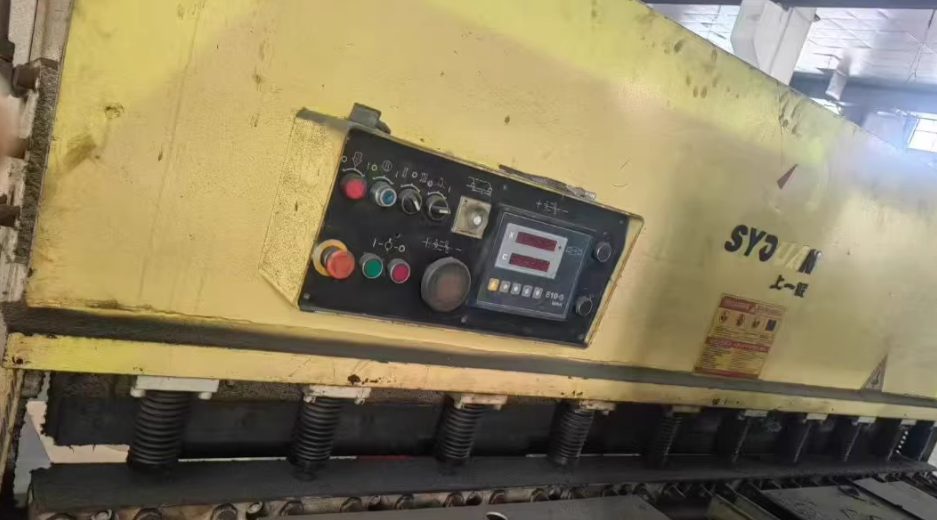 苏州地区工厂处理4*2500剪板机