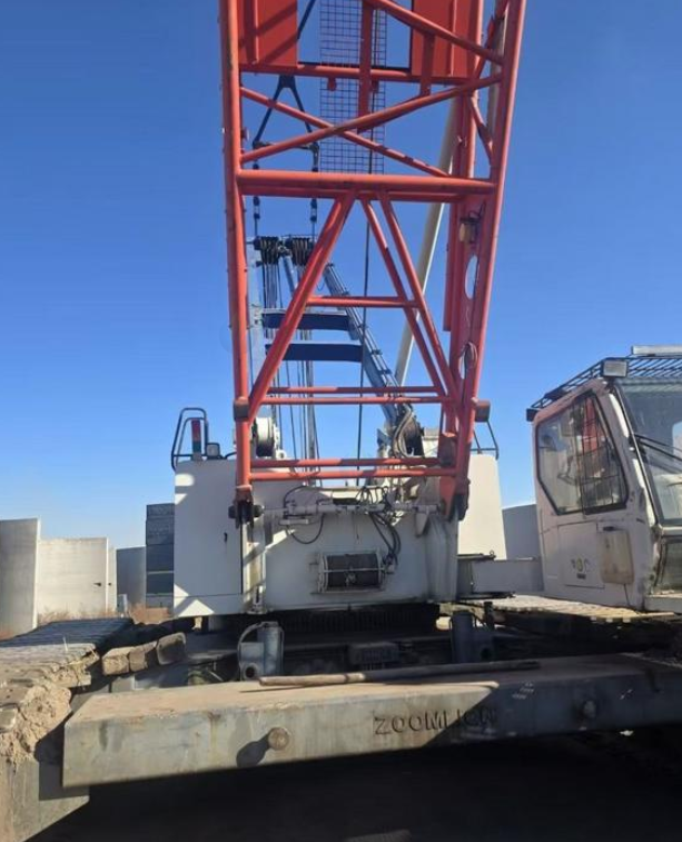 沈阳地区处理中联180吨履带吊