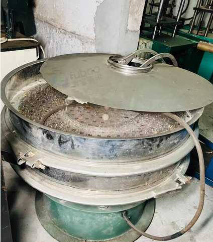 宁波地区个人处理振动筛、5吨液压机等