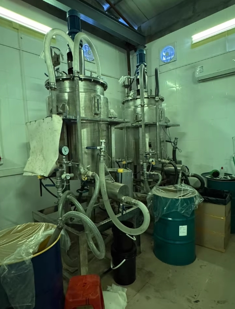 佛山地区处理2台反应釜、1台抽真空、1台真空大桶